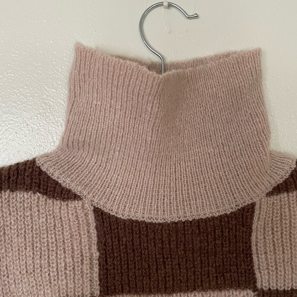 Woven Heart Tan & Brown Checkered Turtleneck Sweater - Picture 5 of 7
